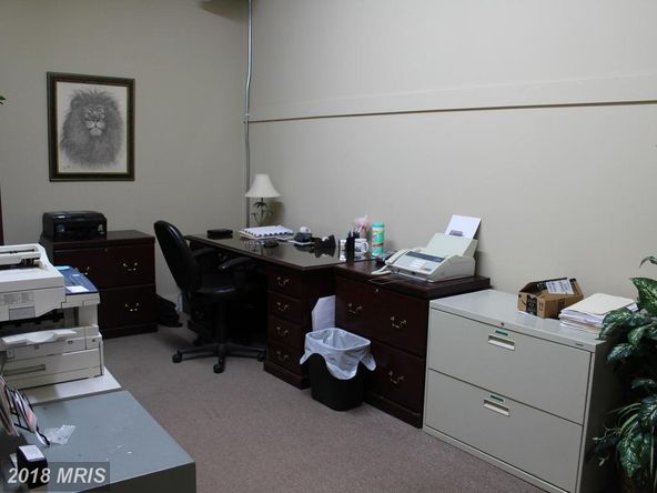 202 W Washington St, Charles Town, WV 25414